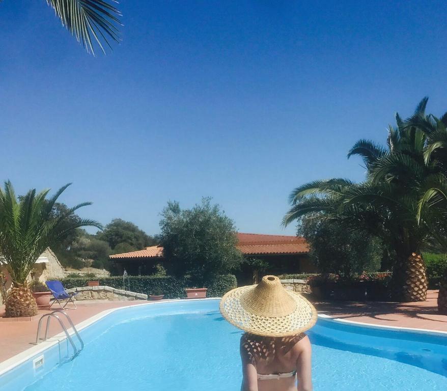 Résidence Villa Smeralda Telti Esterno foto