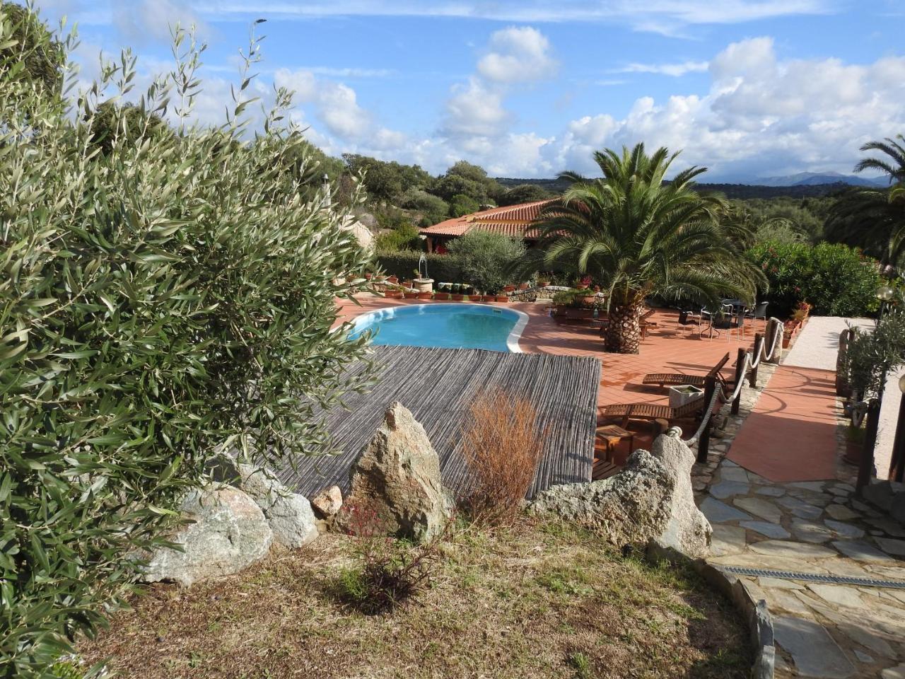 Résidence Villa Smeralda Telti Esterno foto