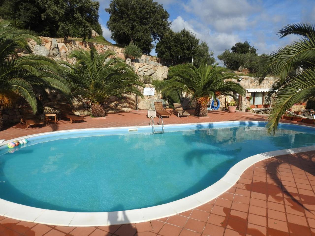 Résidence Villa Smeralda Telti Esterno foto